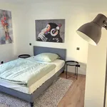 Rent a room of 100 m² in Frankfurt am Main