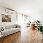 Rent 3 bedroom apartment in Moonee Ponds