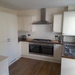 Rent 6 bedroom house in Swansea