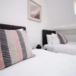 Rent 3 bedroom flat in Wales