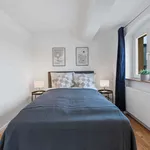 Rent 5 bedroom apartment of 76 m² in Berlin