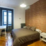 Rent a room of 400 m² in madrid