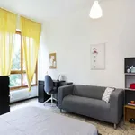 Rent 4 bedroom apartment in Milan