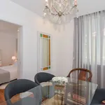 Rent 2 bedroom apartment of 100 m² in Porto