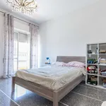 Rent a room of 100 m² in rome