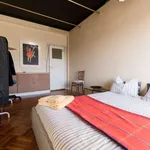 Rent a room of 140 m² in lisbon