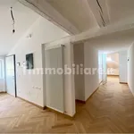 Affitto 3 camera appartamento di 100 m² in Triest