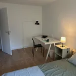 Rent 4 bedroom apartment in Lisbon