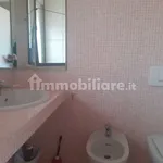 Affitto 4 camera appartamento di 104 m² in Bologna