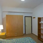 Alquilar 4 dormitorio casa en Seville