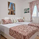 Rent 2 bedroom apartment of 55 m² in Podstrana