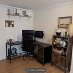 Rent 2 bedroom flat in South East England