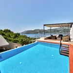 Rent 3 bedroom house of 341 m² in Korčula