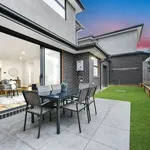 Rent 3 bedroom apartment in Oakleigh East