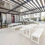 Rent 1 bedroom apartment in Irvine