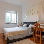 Rent a room of 60 m² in lisbon