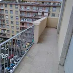 Affitto 5 camera appartamento di 135 m² in Naples