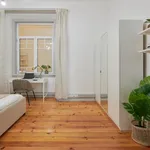 Rent 10 bedroom apartment in Lisbon