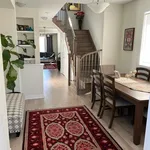 Rent 3 bedroom apartment in Richmond Hill