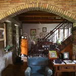 Rent 5 bedroom house of 250 m² in Caprarola