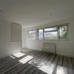 Rent 2 bedroom flat in London