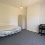 Rent 4 bedroom flat in West Midlands