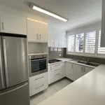 Rent 2 bedroom apartment in Mermaid Beach