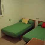 Alquilo 2 dormitorio apartamento de 65 m² en Almeria']