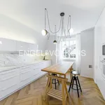 Pronajměte si 5 ložnic/e byt o rozloze 159 m² v Prague