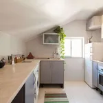 Rent 3 bedroom apartment of 75 m² in lisbon