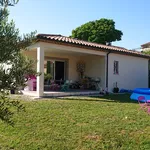 Rent 4 bedroom house of 111 m² in Plaissan