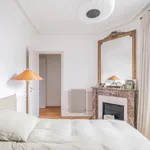 Rent 5 bedroom apartment of 165 m² in Paris