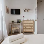 Rent a room of 220 m² in Barcelona