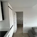 Affitto 3 camera appartamento di 85 m² in Pavia