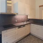 Maison de 240 m² avec 7 chambre(s) en location à Maillane