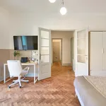 Rent a room of 209 m² in Lisboa