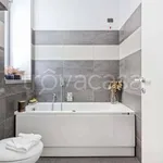 Rent 3 bedroom apartment of 80 m² in Milano