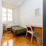 Rent a room of 220 m² in madrid