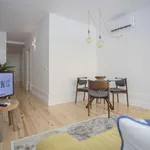 Rent 2 bedroom apartment of 80 m² in Porto