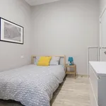 Rent 4 bedroom apartment in Valencia