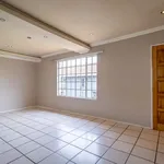 Rent 3 bedroom house of 50392 m² in Roodepoort