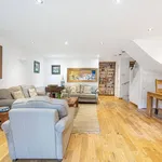 Rent 4 bedroom house of 125 m² in London