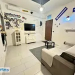 Affitto 3 camera appartamento di 65 m² in Naples