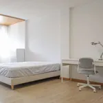 Rent a room of 90 m² in madrid