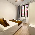 Rent a room of 100 m² in Valencia