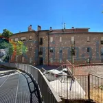 Affitto 3 camera appartamento di 90 m² in Perugia