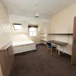 Rent 7 bedroom house in Leeds