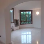 Rent 7 bedroom house of 430 m² in Bernareggio