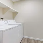 Appartement de 1140 m² avec 3 chambre(s) en location à Edmonton