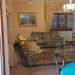 Rent 10 bedroom house of 350 m² in Roma